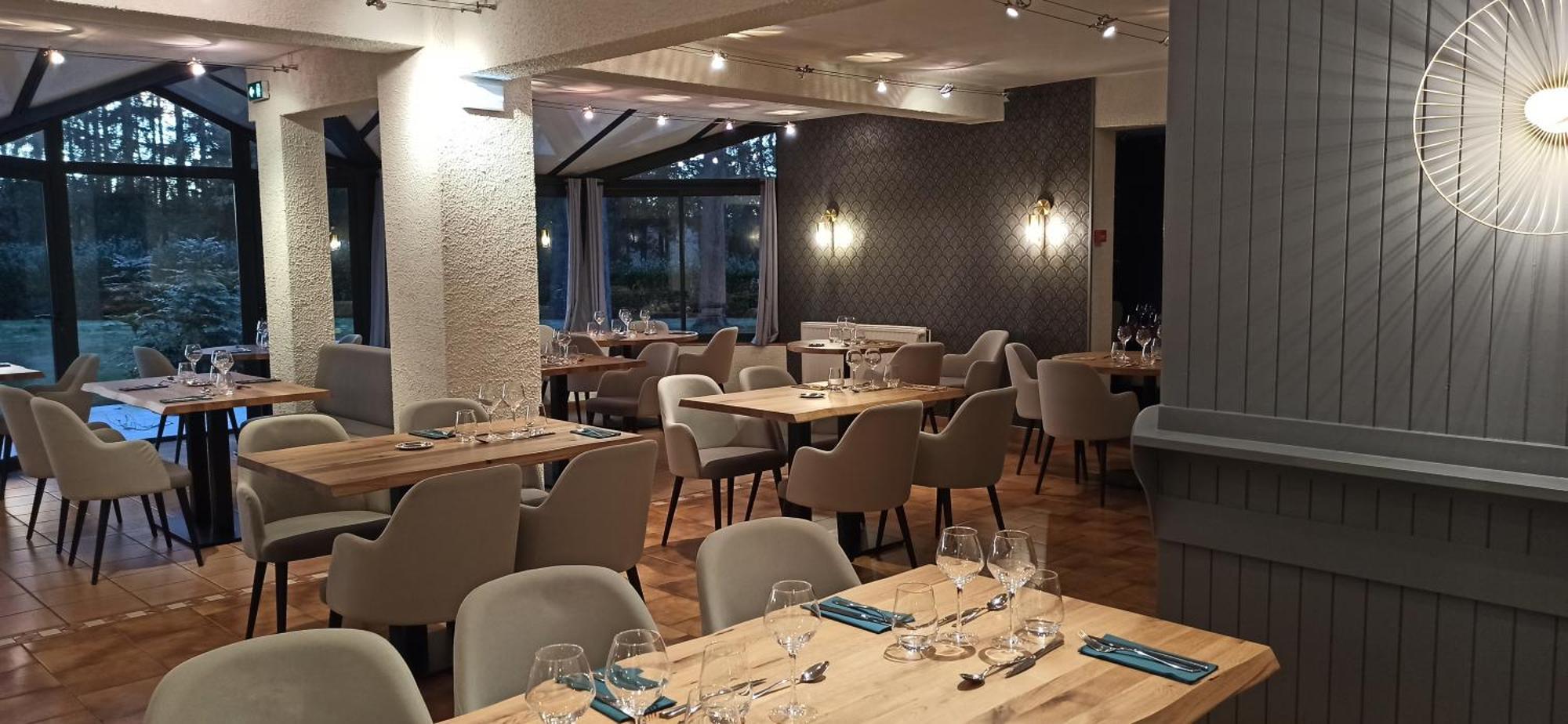 Hotel Restaurant Logis La Meridienne Anglards de Saint Flour Exteriér fotografie