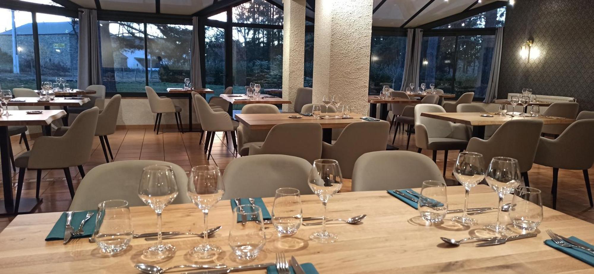 Hotel Restaurant Logis La Meridienne Anglards de Saint Flour Exteriér fotografie